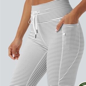 High Waisted Drawstring Striped Yoga Leggings with Pockets
